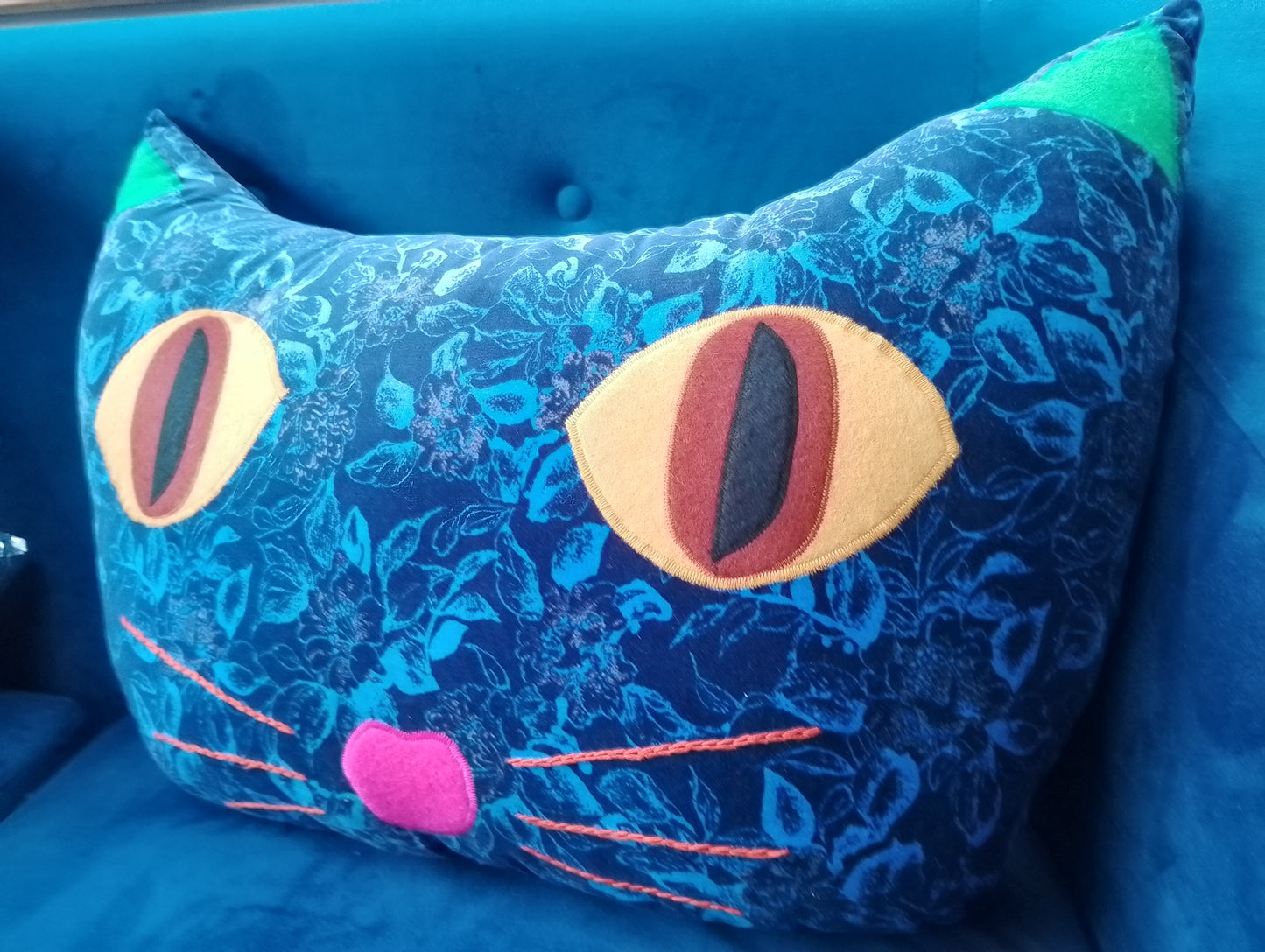 Cat face Cushion